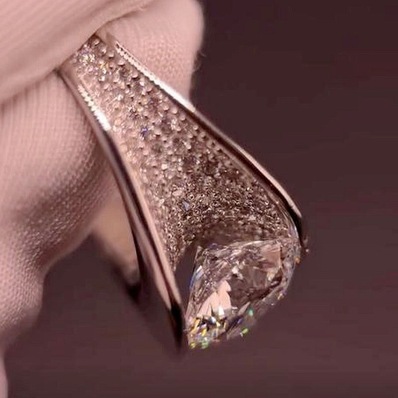 Jzora Handmade Elegant Round Cut Moissanite Center Stone Zircon Pavé Statement Ring