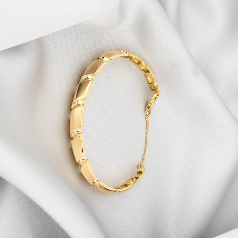 Jzora handmade golden glow sleek & chic link style bracelet