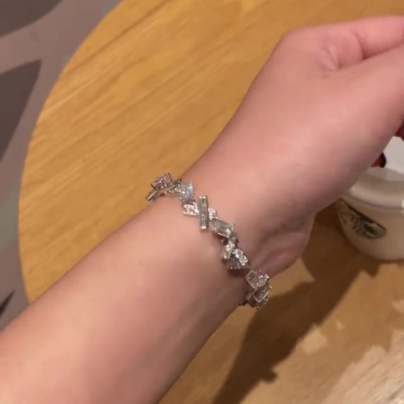 Jzora handmade exquisite & gleaming emerald cut bracelet