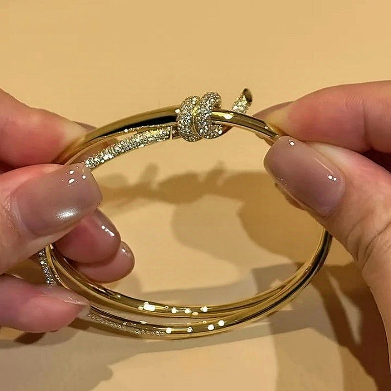 Jzora handmade elegant & classic gold knot pavé bracelet