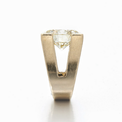 Jzora handmade modern bold bezel-set round cut solitaire moissanite sterling silver ring