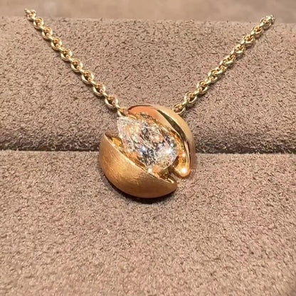 Jzora handmade golden pear cut chic & elegant sterling silver necklace