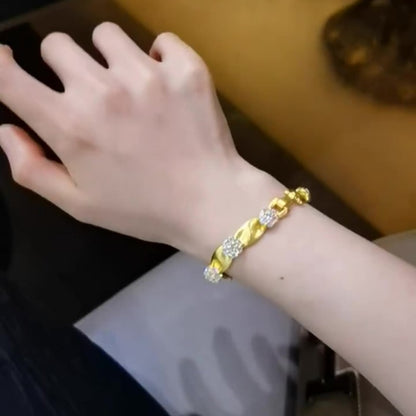Jzora handmade satin-finish gold texture floral cluster bracelet