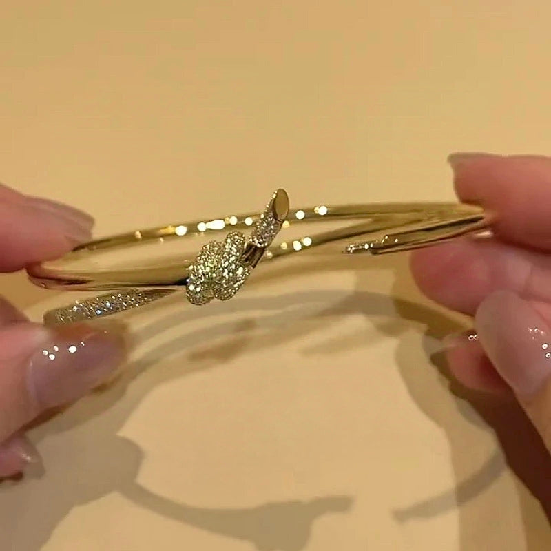 Jzora handmade elegant & classic gold knot pavé bracelet